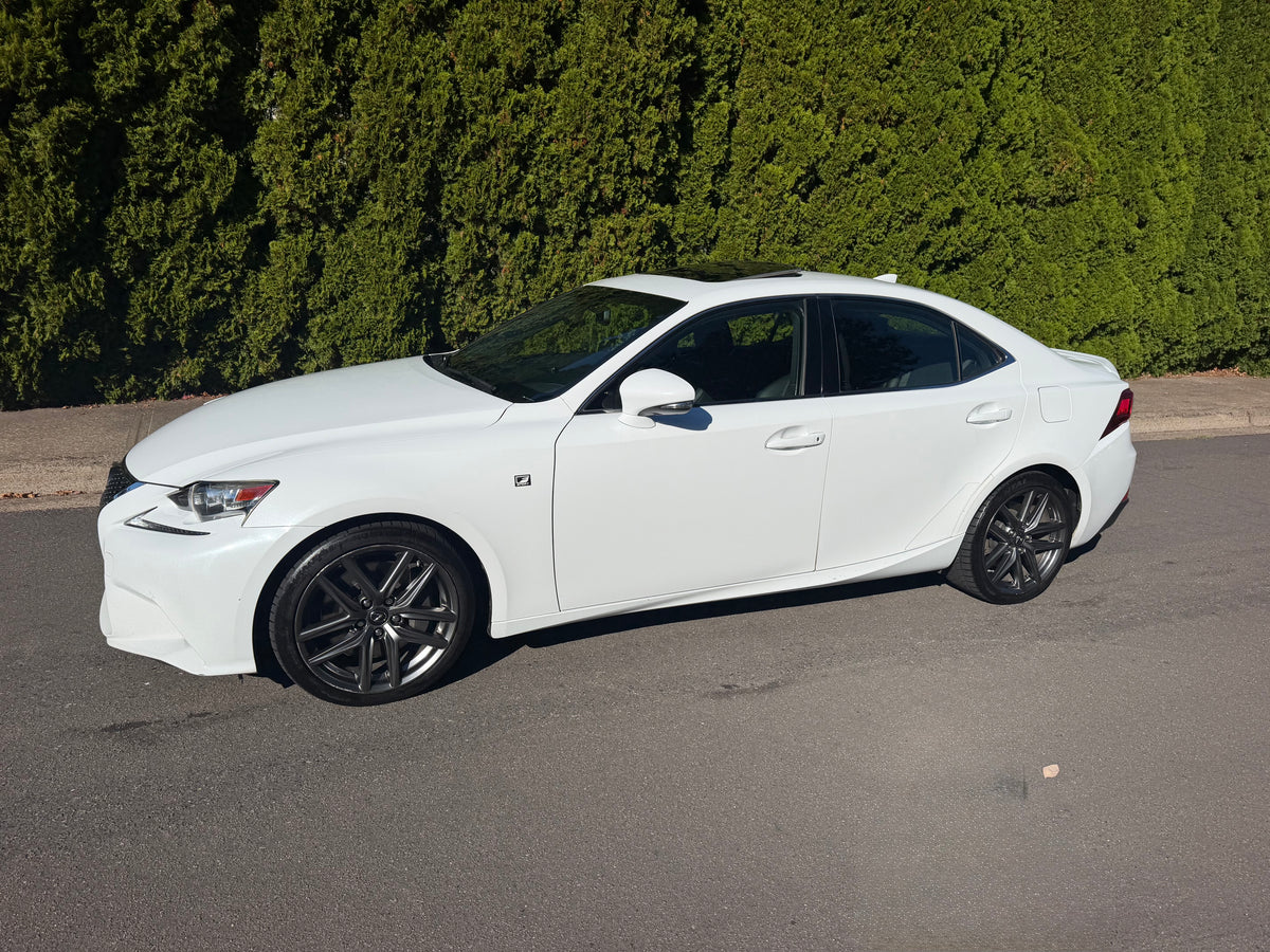 2016 Lexus is200t F sport