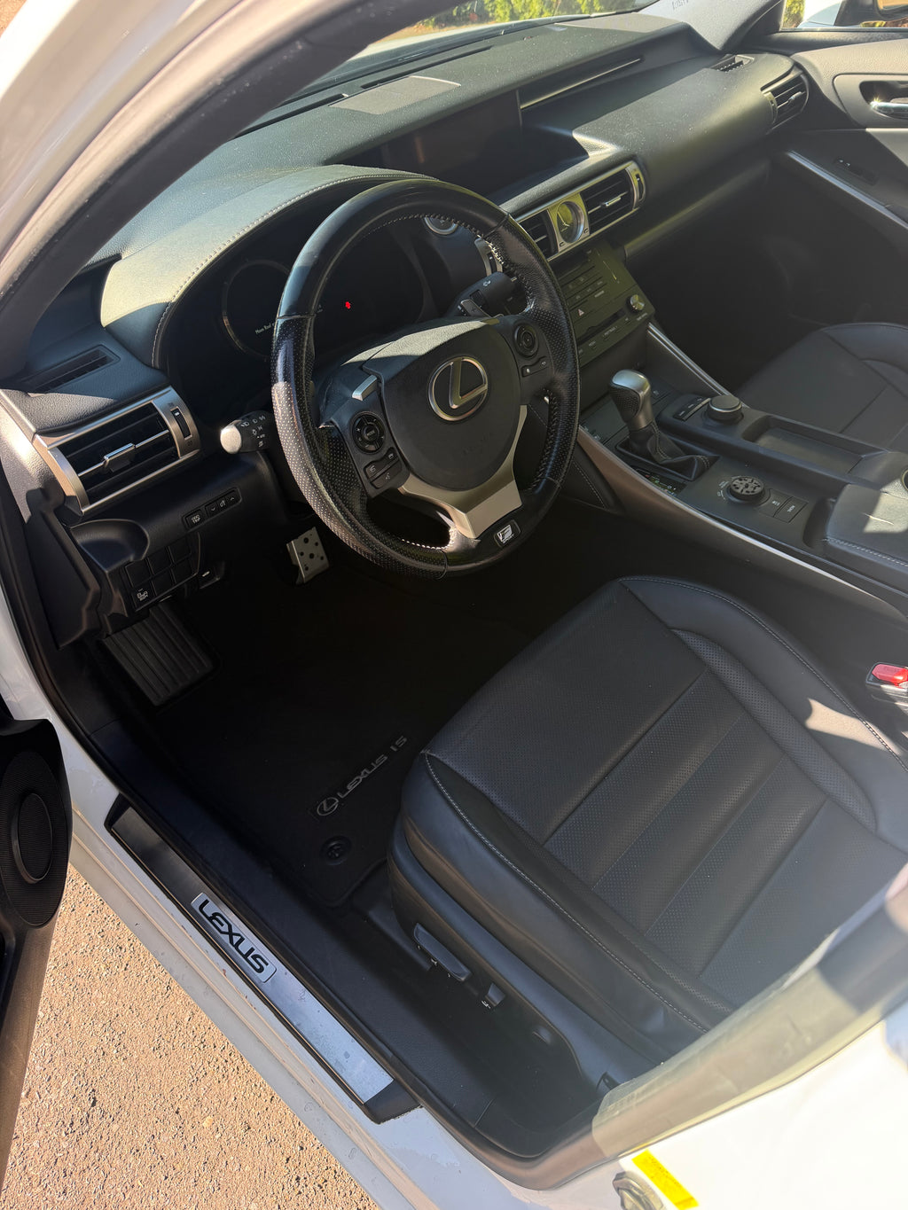 2016 Lexus is200t F sport