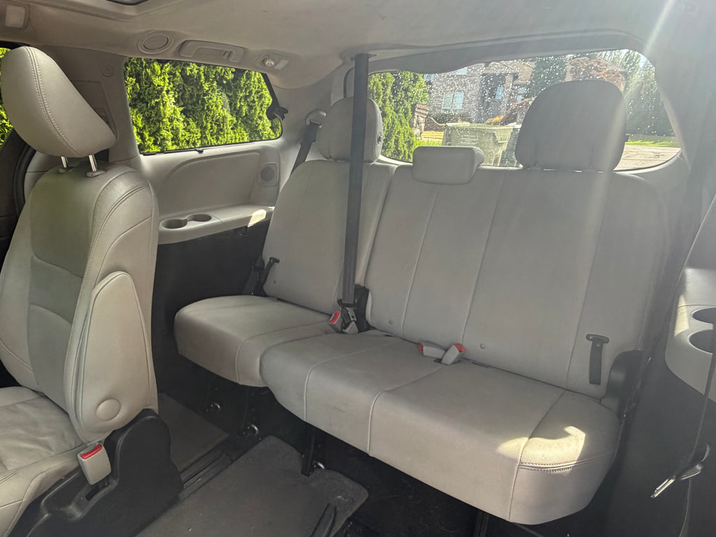 2015 Toyota Sienna limited Premium AWD