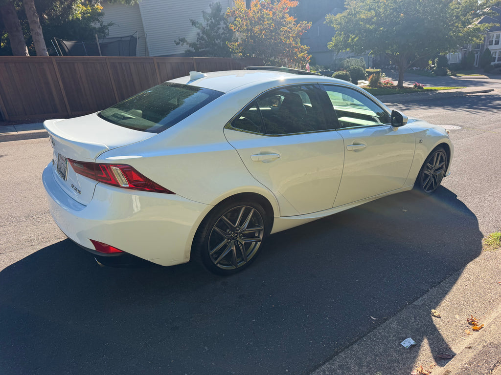 2016 Lexus is200t F sport